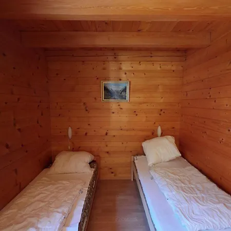 Appartement Halta A *
